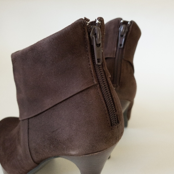 3 for $30! SALE Steve Madden Trishia Brown Suede Ankle Booties - Picture 5 of 10